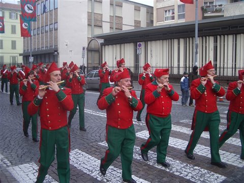 Sgominata banda rapinatori, tra arrestati impiegato di banca e guardia Sgominata banda rapinatori, tra arrestati impiegato di banca e guardia