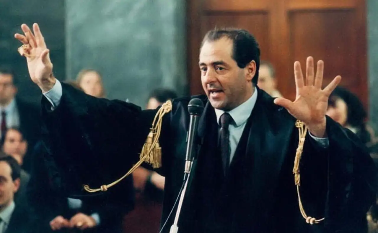 17-febbraio-1992-l-arresto-di-mario-chiesa-e-l-inizio-dell-inchiesta